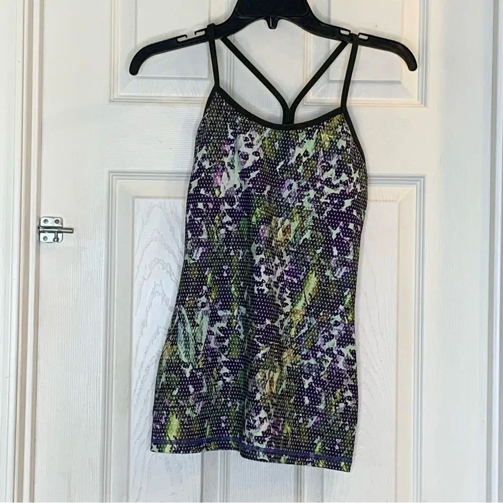 Lululemon Power Y Tank in Floral Sport Multi/Gator Green Size 4